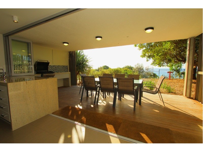 1/158-172 Dickson Way, Point Lookout QLD 4183