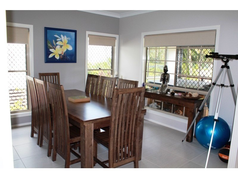 10 Oxley Parade, Dunwich QLD 4183