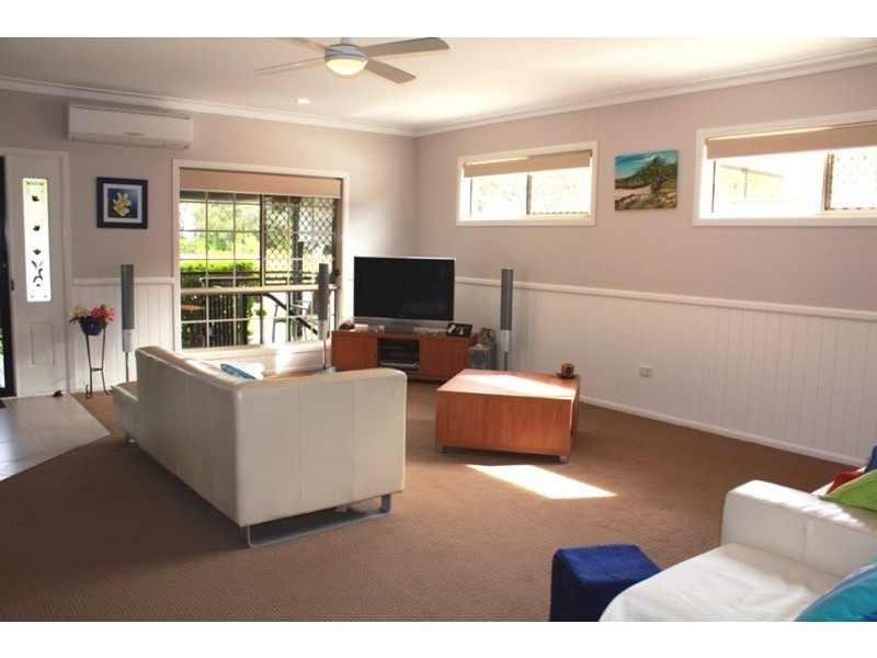 10 Oxley Parade, Dunwich QLD 4183