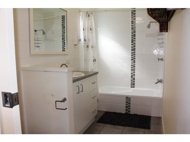 49 Cumming Parade, Point Lookout QLD 4183