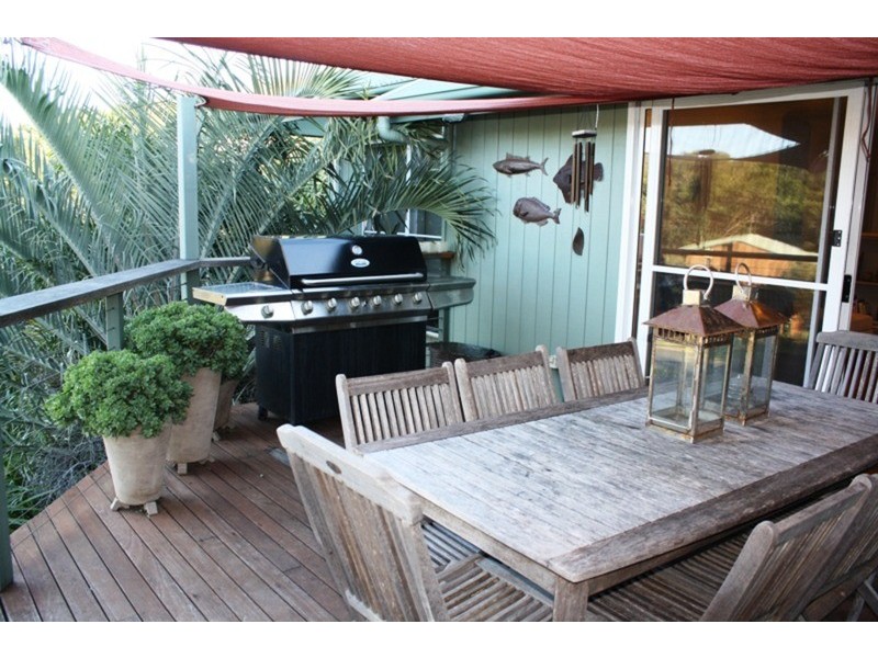 49 Cumming Parade, Point Lookout QLD 4183