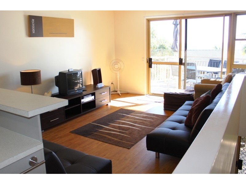 18/21-25 Cumming Parade, Point Lookout QLD 4183