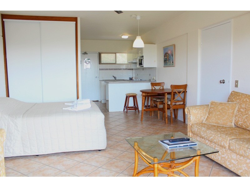 112 Dickson Way, Point Lookout QLD 4183
