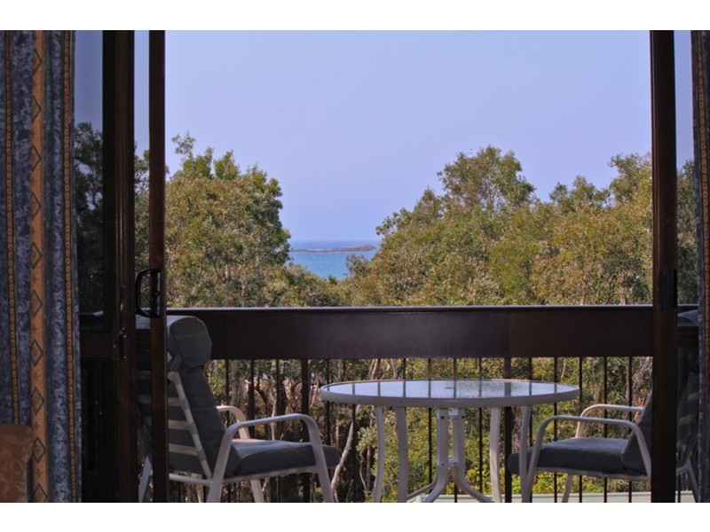 112 Dickson Way, Point Lookout QLD 4183