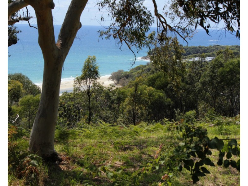 101 Tramican Street, Point Lookout QLD 4183