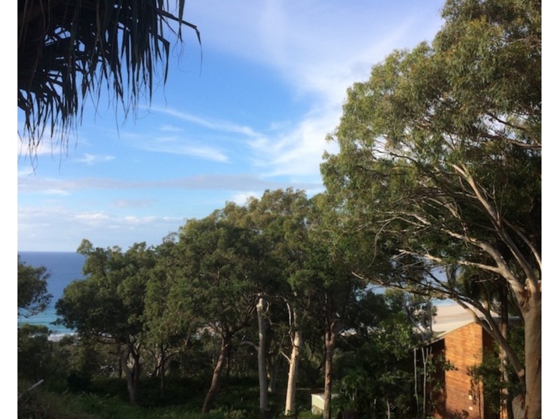 101 Tramican Street, Point Lookout QLD 4183
