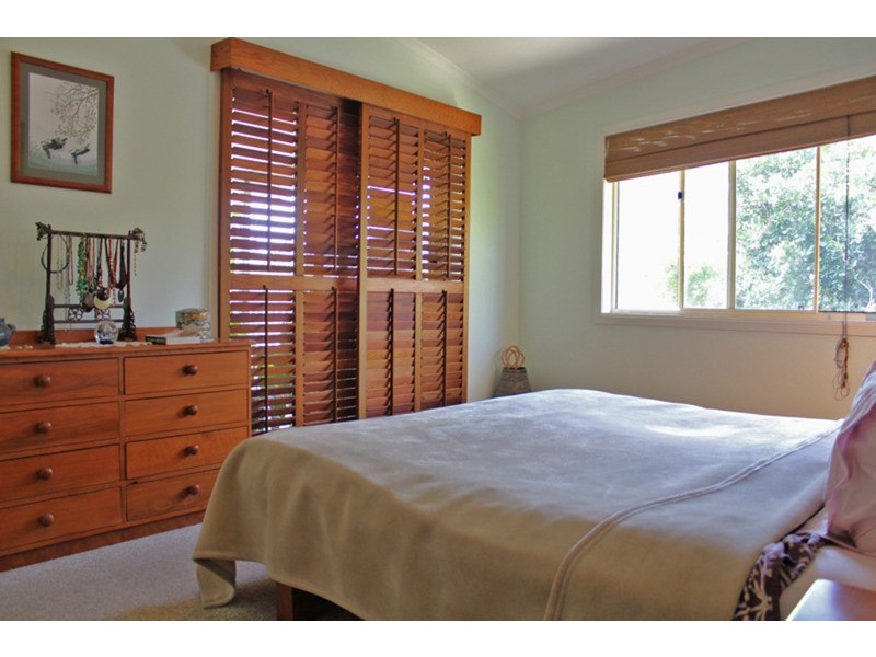 26 Bigoon  Road, Point Lookout QLD 4183