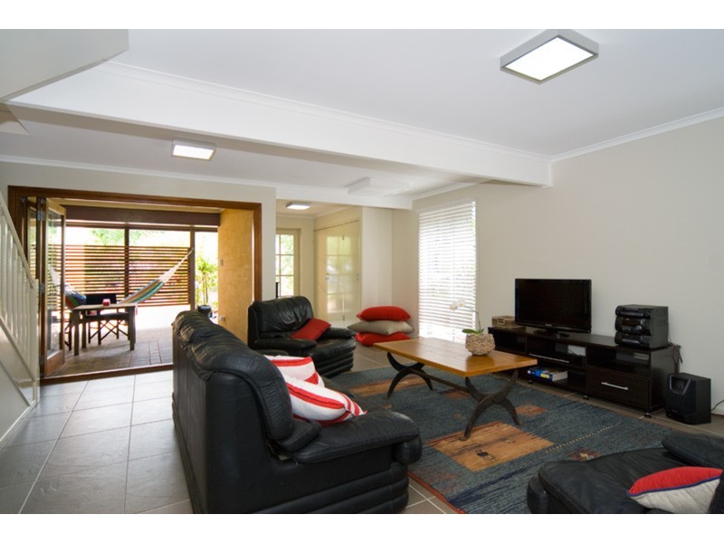 2/3 Prosperity Street, Point Lookout QLD 4183