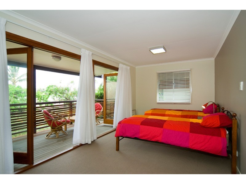 2/3 Prosperity Street, Point Lookout QLD 4183