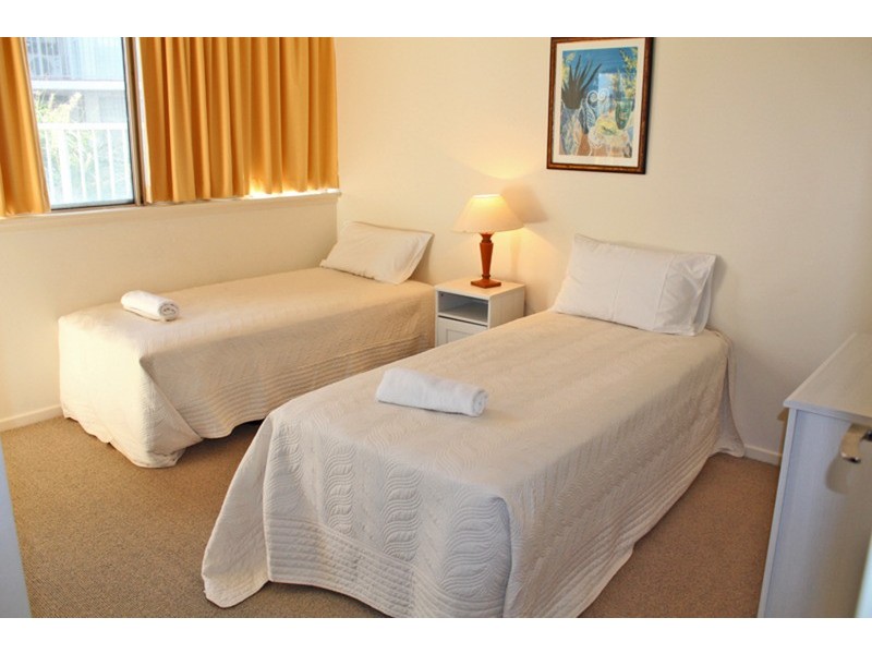 27/11-13 Samarinda Drive, Point Lookout QLD 4183