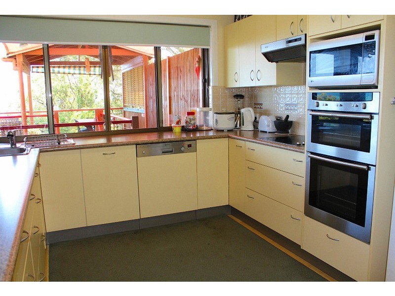 9 Merinda Crescent, Point Lookout QLD 4183