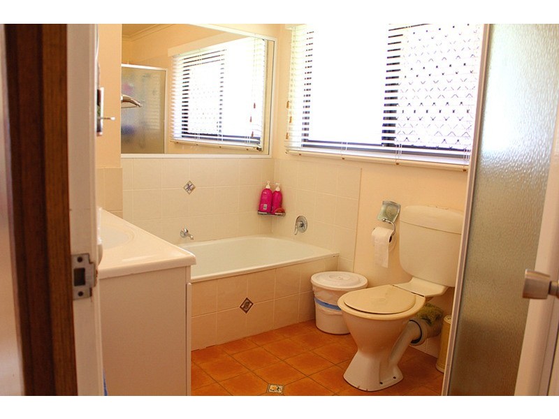 9 Merinda Crescent, Point Lookout QLD 4183