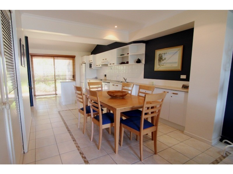 21-25 Cumming Parade, Point Lookout QLD 4183