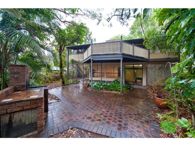 102 Dickson Way, Point Lookout QLD 4183