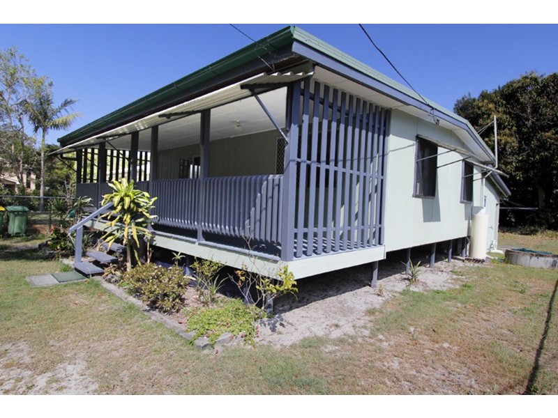 16 Kawana Street, Amity Point QLD 4183