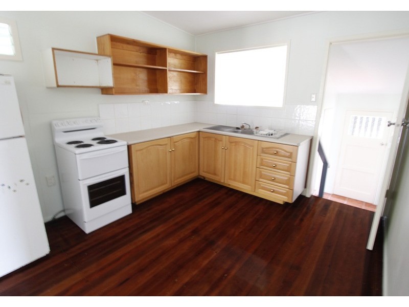 16 Kawana Street, Amity Point QLD 4183