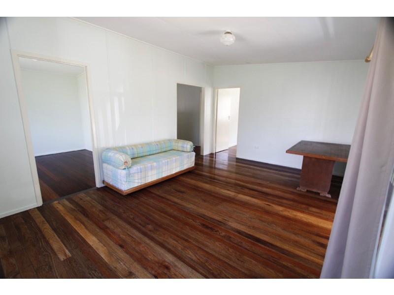 16 Kawana Street, Amity Point QLD 4183