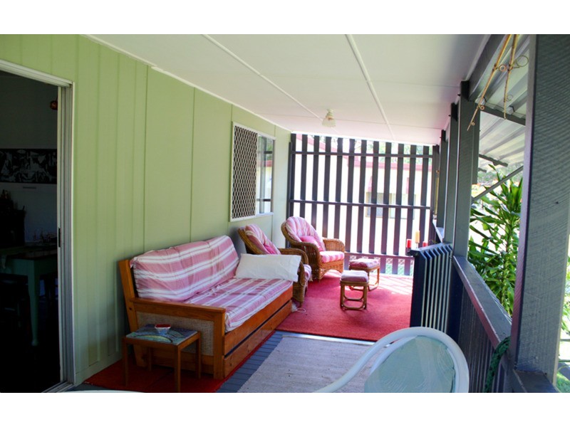 16 Kawana Street, Amity Point QLD 4183