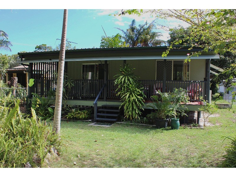 16 Kawana Street, Amity Point QLD 4183