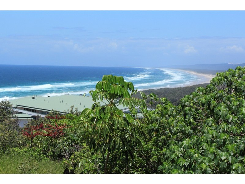 3 Midjimberry  Road, Point Lookout QLD 4183