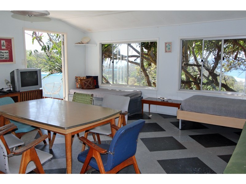 3 Midjimberry  Road, Point Lookout QLD 4183