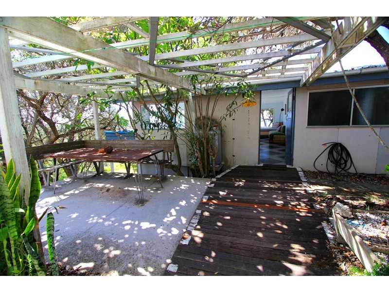 3 Midjimberry  Road, Point Lookout QLD 4183