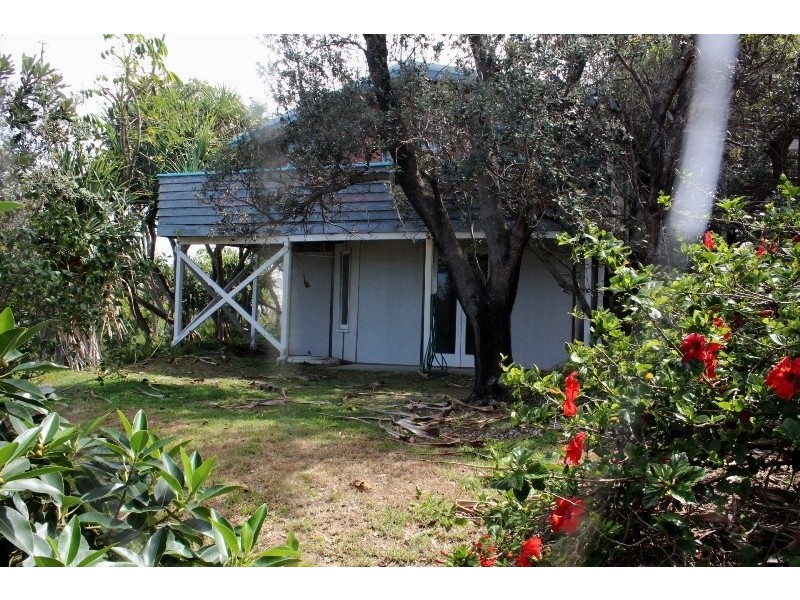 3 Midjimberry  Road, Point Lookout QLD 4183