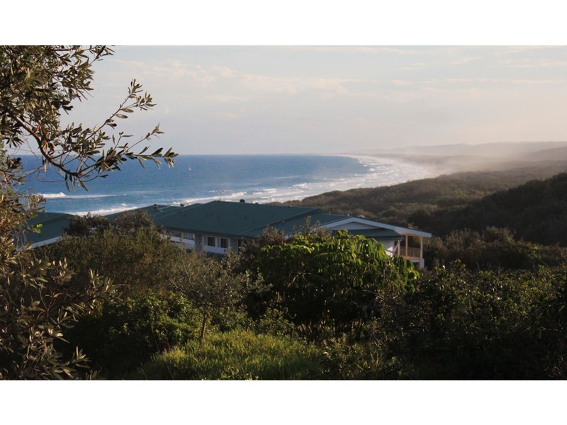 3 Midjimberry  Road, Point Lookout QLD 4183