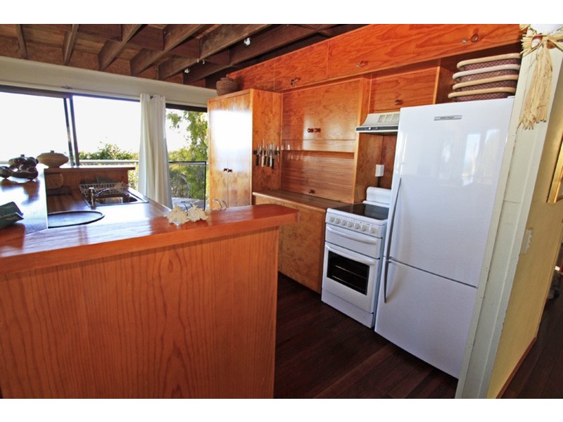 3 Cumming  Parade, Point Lookout QLD 4183