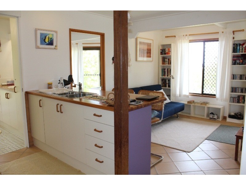 3 Cumming  Parade, Point Lookout QLD 4183