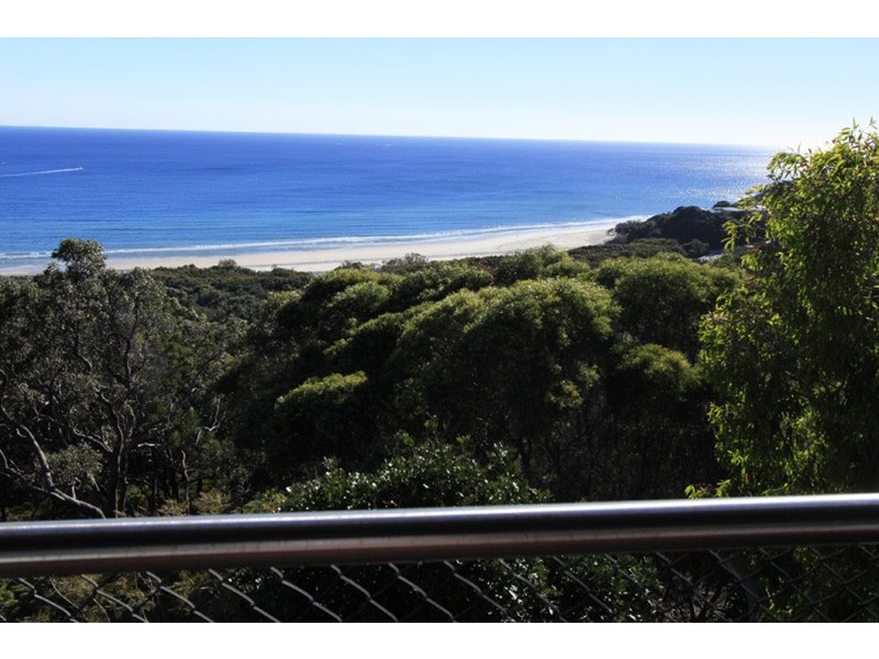 3 Cumming  Parade, Point Lookout QLD 4183