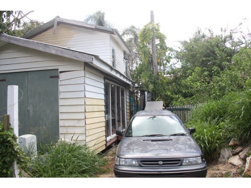 18 Midjimberry Road, Point Lookout QLD 4183