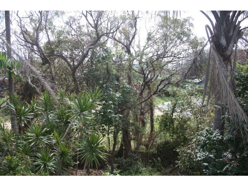 18 Midjimberry Road, Point Lookout QLD 4183