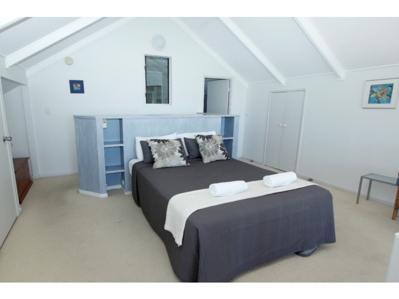 3 Donohue Street, Point Lookout QLD 4183