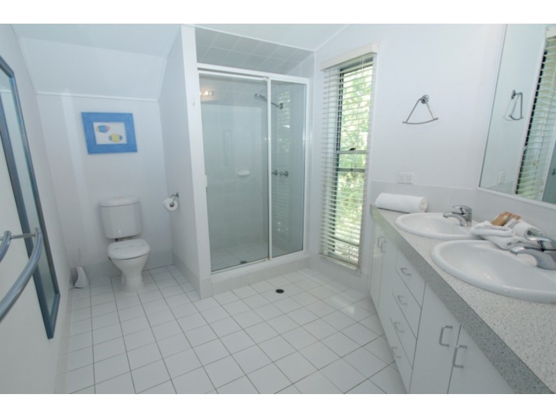 3 Donohue Street, Point Lookout QLD 4183