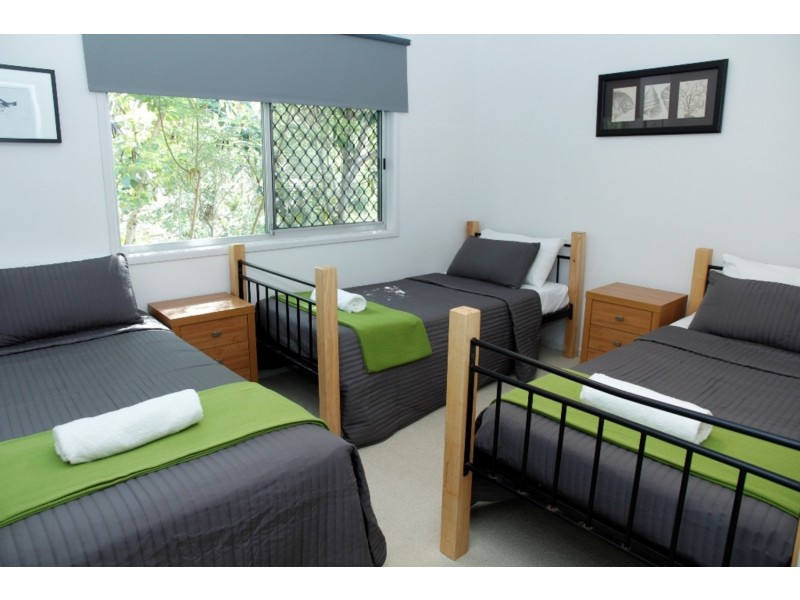 3 Donohue Street, Point Lookout QLD 4183