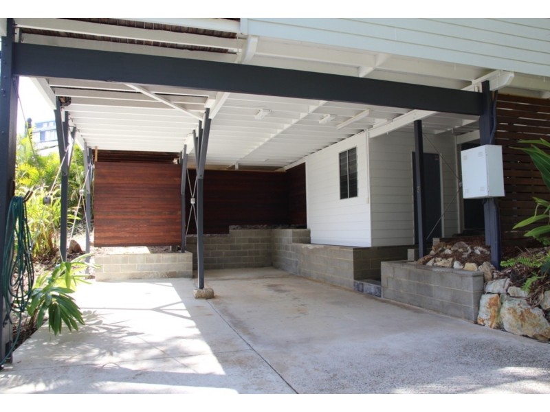 3 Donohue Street, Point Lookout QLD 4183