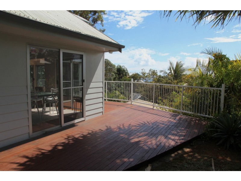 3 Donohue Street, Point Lookout QLD 4183