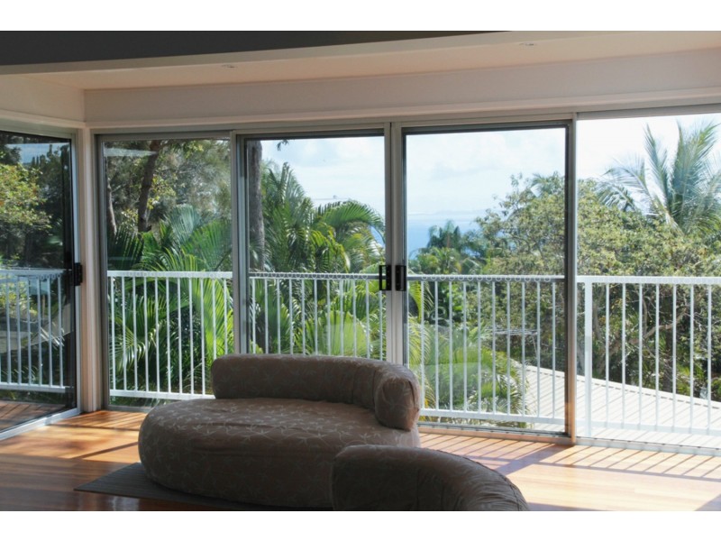 3 Donohue Street, Point Lookout QLD 4183