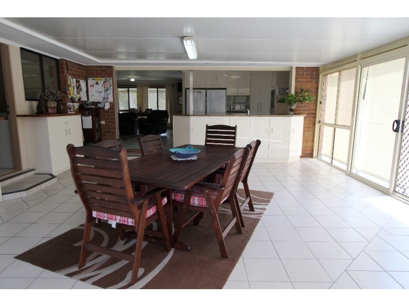 62 Kindara Street, Amity Point QLD 4183