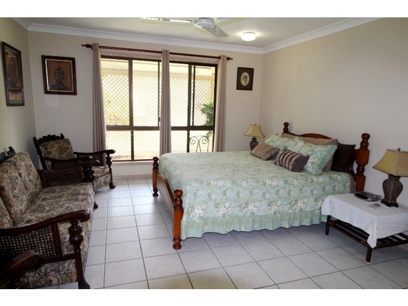 62 Kindara Street, Amity Point QLD 4183