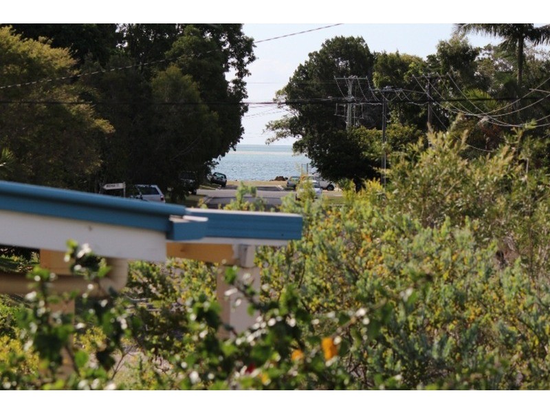 24 Kindara Street, Amity Point QLD 4183