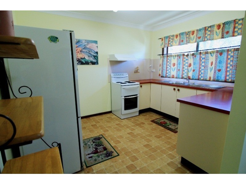 29 Ballow Street, Amity Point QLD 4183