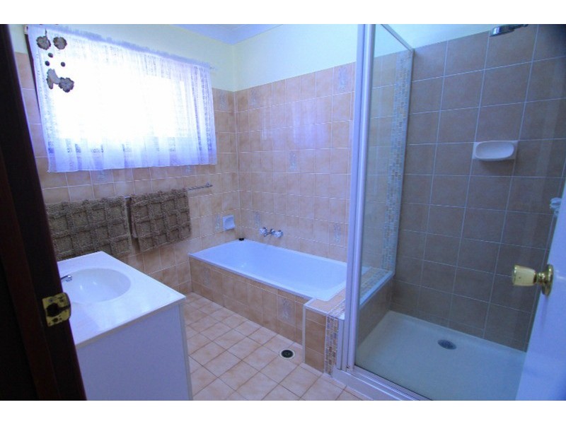 29 Ballow Street, Amity Point QLD 4183