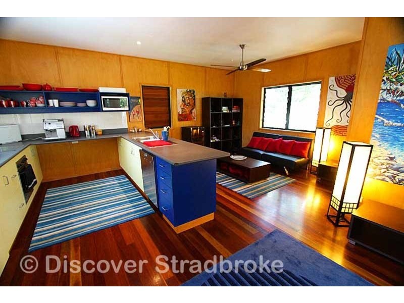 2/13 Bigoon Road, Point Lookout QLD 4183