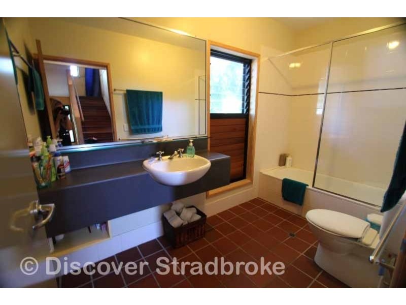 2/13 Bigoon Road, Point Lookout QLD 4183