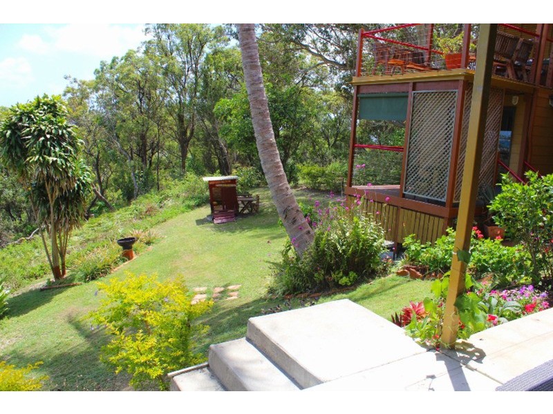 9 Merinda Crescent, Point Lookout QLD 4183