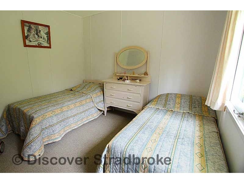 11 Sovereign Road, Amity Point QLD 4183