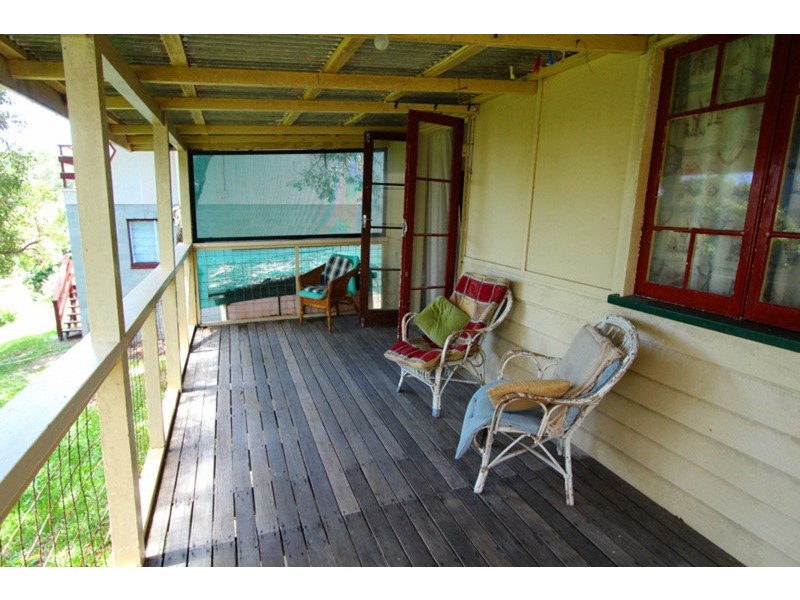 5 Gindarra Street, Point Lookout QLD 4183