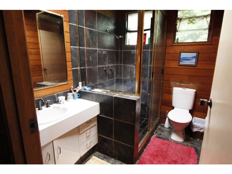 4 Billa Street, Point Lookout QLD 4183